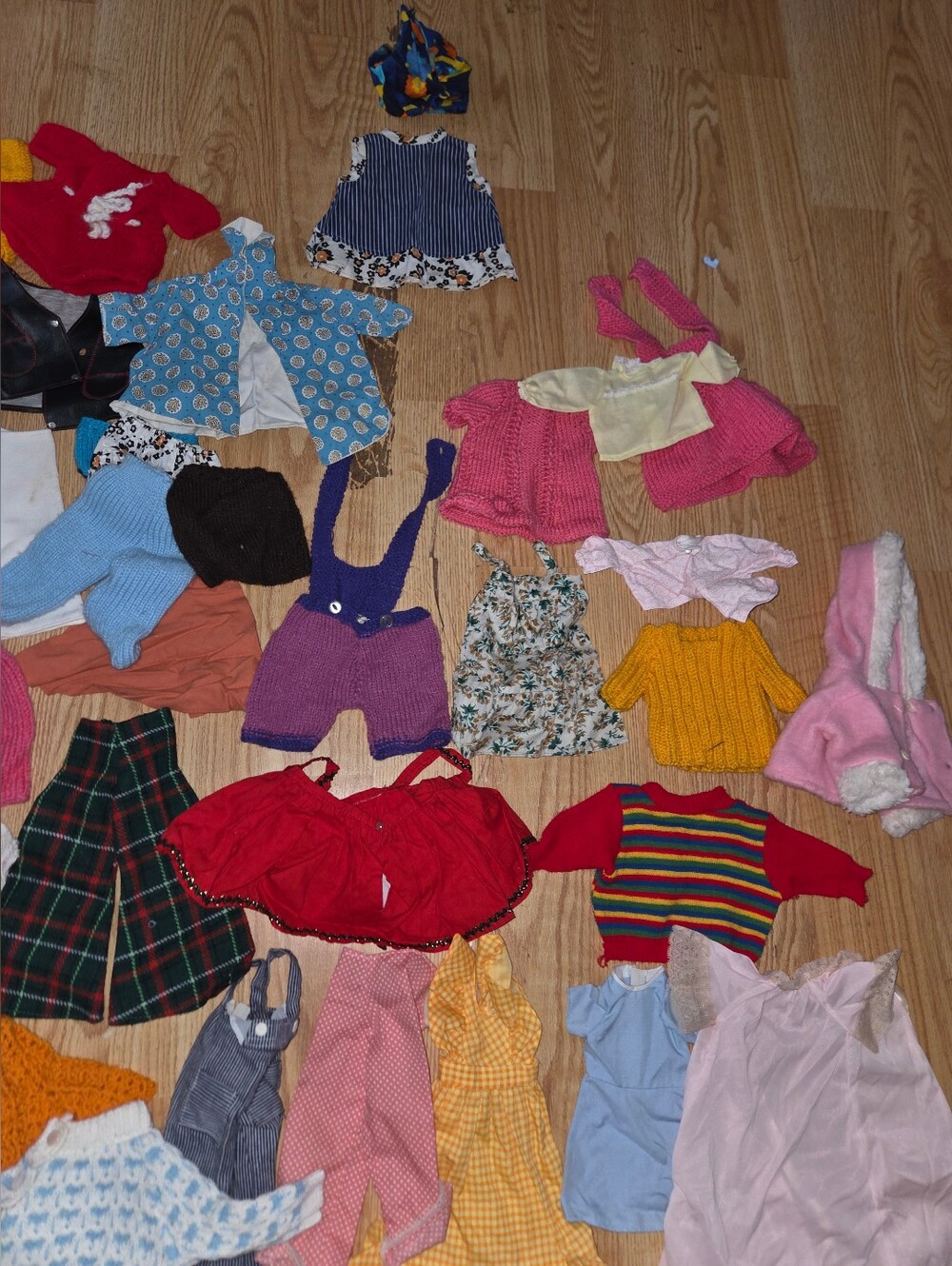 Mixed Doll Clothes Lot - Multi Color Assortment - Picture 5 of 6